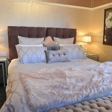 Strawberry Patch Hotel ลูรา ภายนอก รูปภาพ