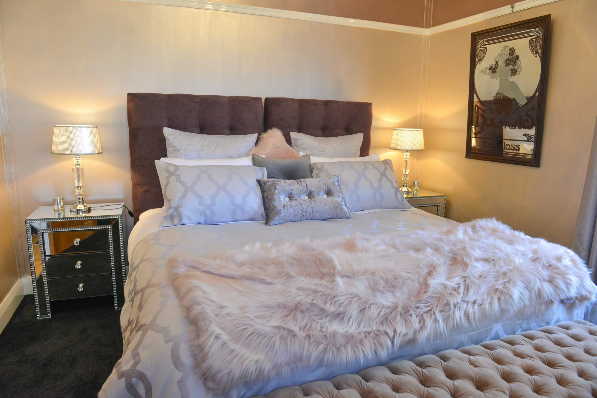 Strawberry Patch Hotel ลูรา ภายนอก รูปภาพ
